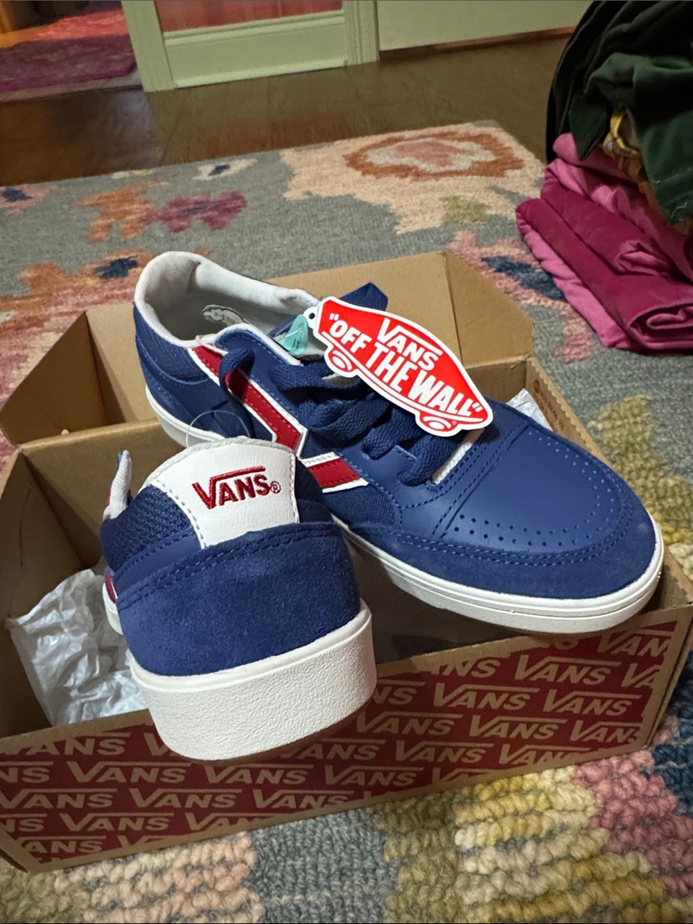 Unisex NWT Vans Blue Sneakers with Red Accent - Picture 2 of 4